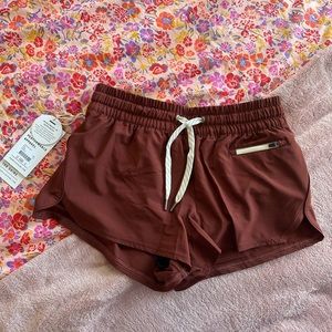 Vuori Shorts